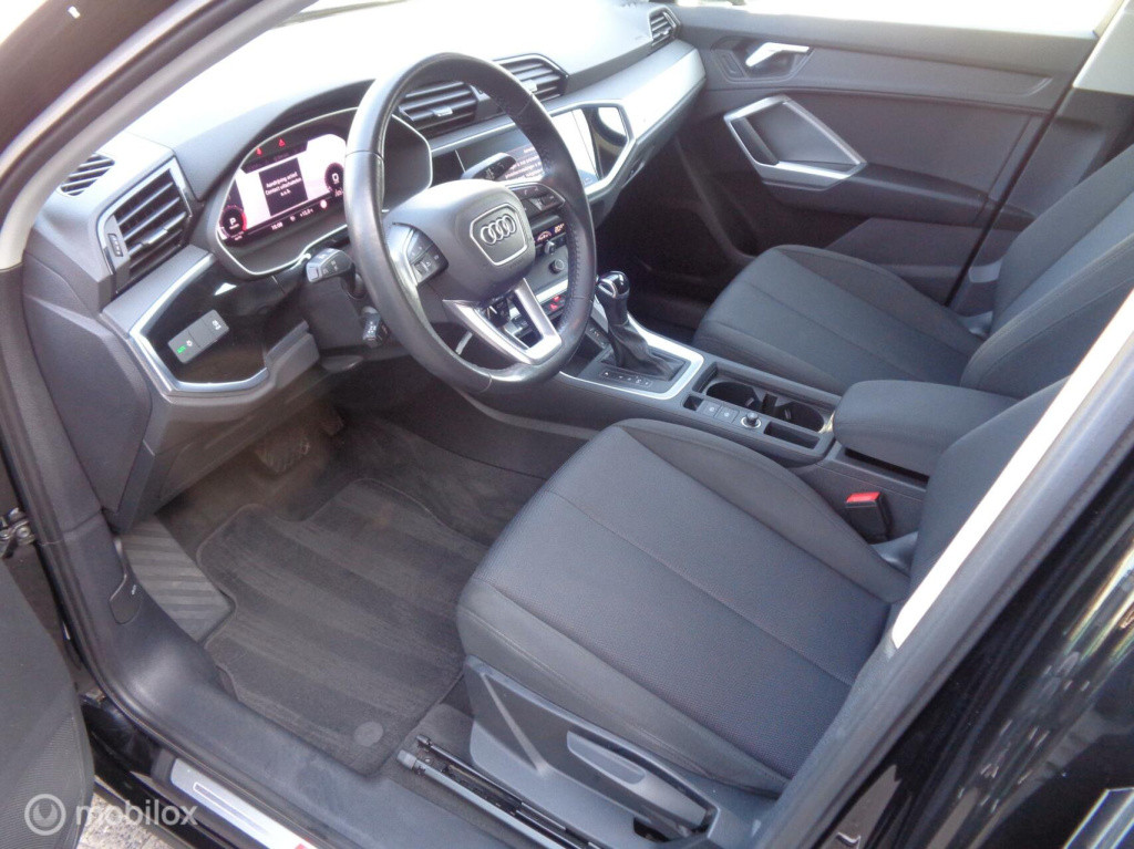 Audi Q3 35 tfsi sportback business/s-line/automaat/ecc/stoelverw/pdc/lm vel