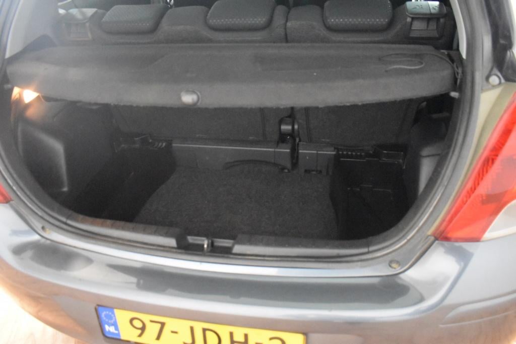 Toyota Yaris 1.3 vvti dynamic