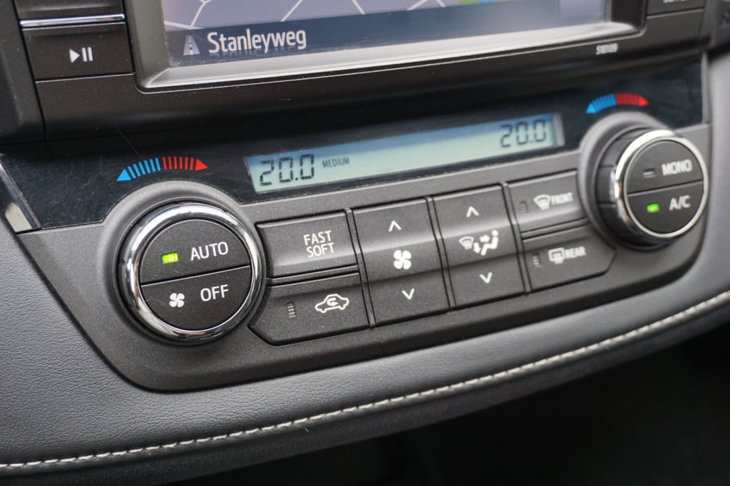 Toyota Rav4 2.5 hybrid awd style - automaat / climate / navi / cruise / ele