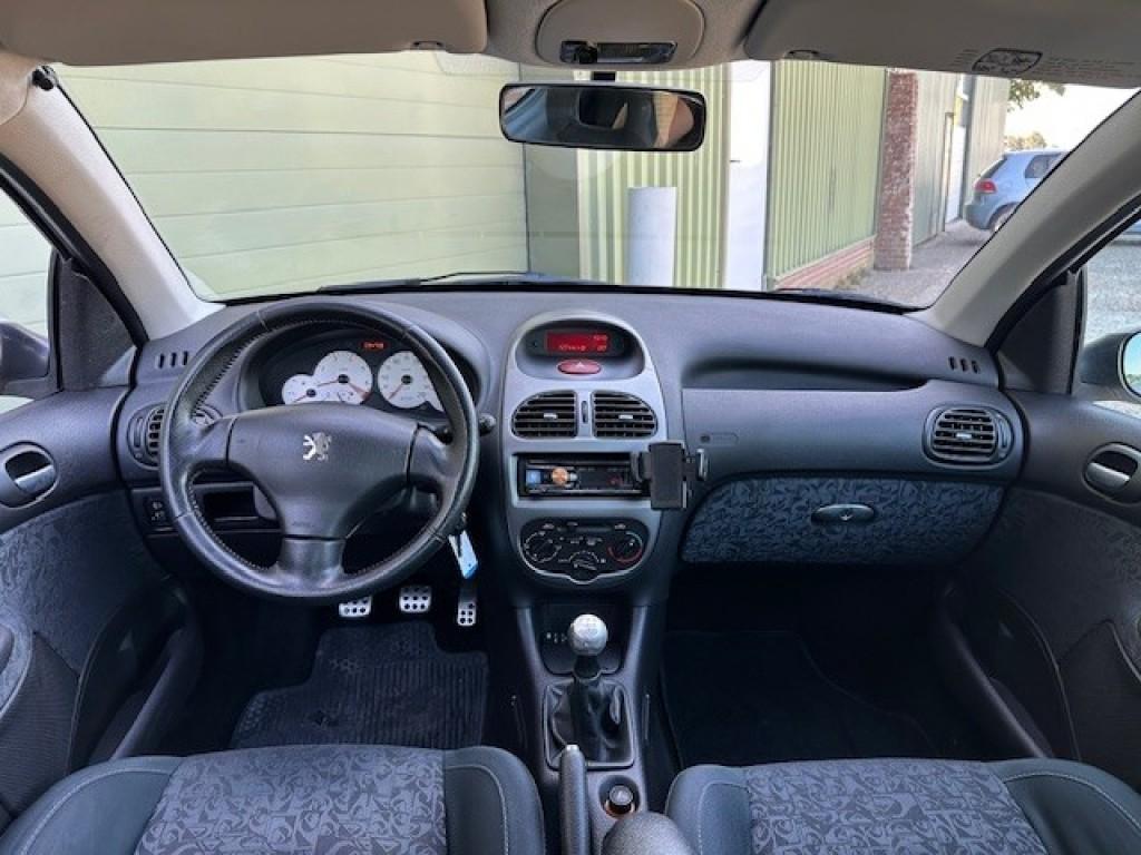 Peugeot 206 1.6-16v quiksilver lage km-stand