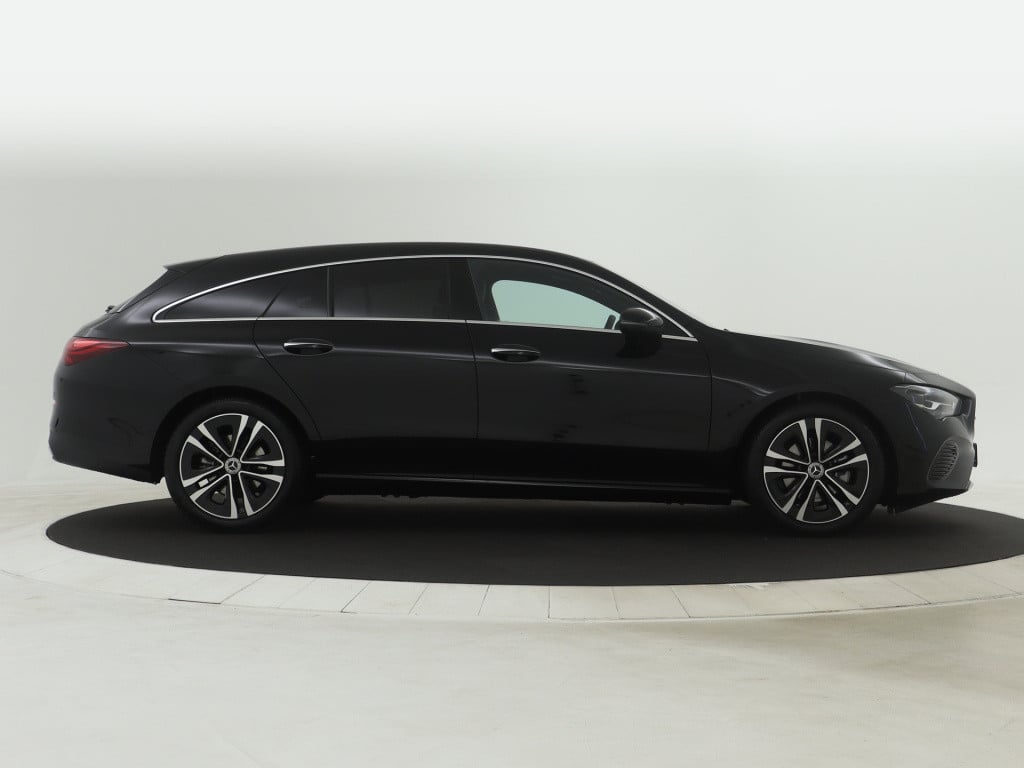 Mercedes-Benz Cla shooting brake 180 star edition luxury line | trekhaak | 