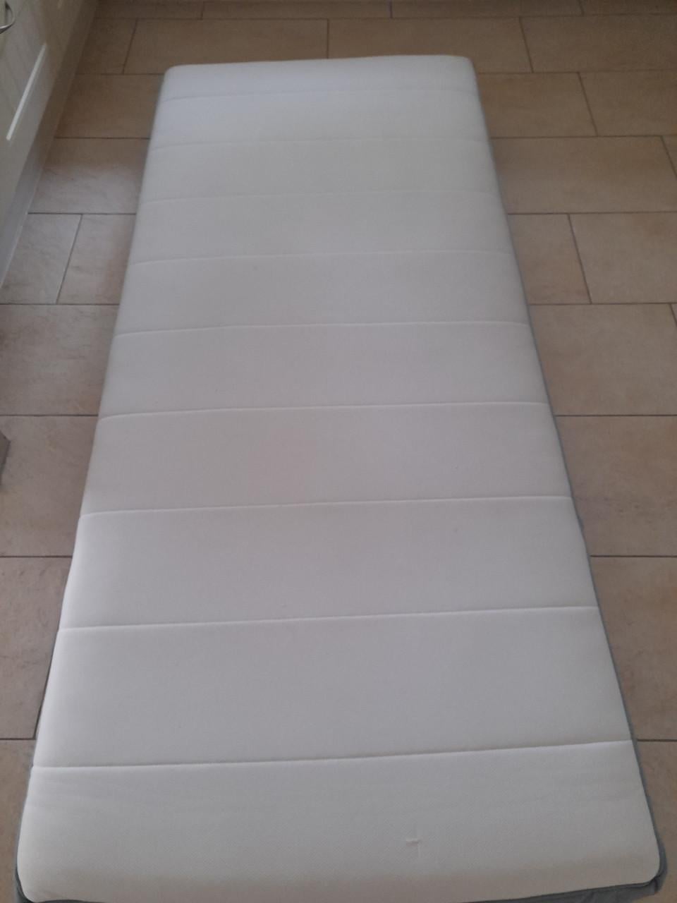 Matras 90 x 200 x 20 (in goede staat )