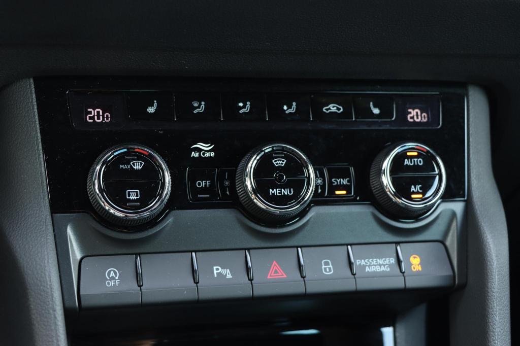 Skoda Karoq 1.5 tsi sportline business 150pk dsg7