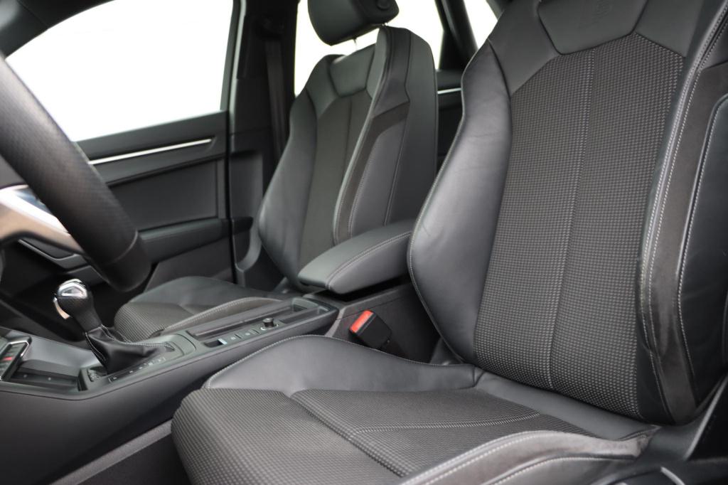 Audi Q3 35 tfsi s edition 150pk s-tronic | 19'' lichtmetaal | elektrische a