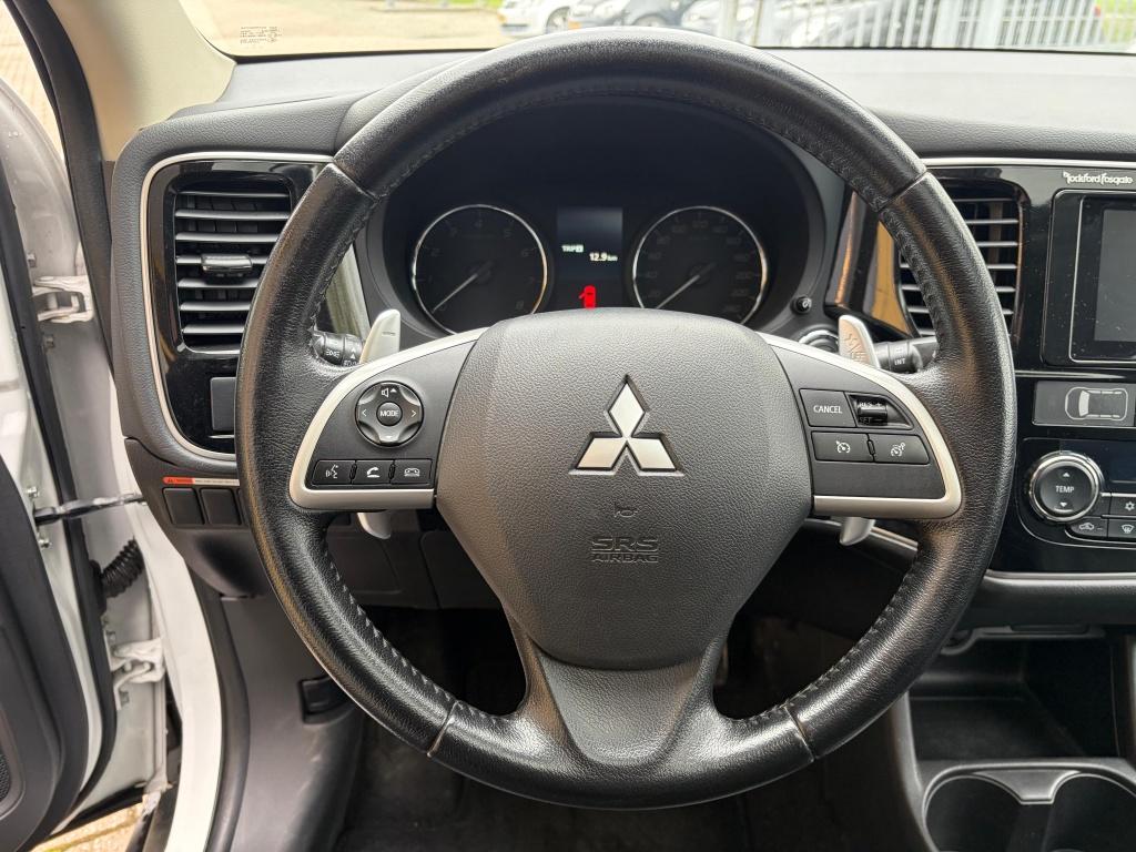 Mitsubishi Outlander 2.0 instyle | 7 peroons | trekhaak