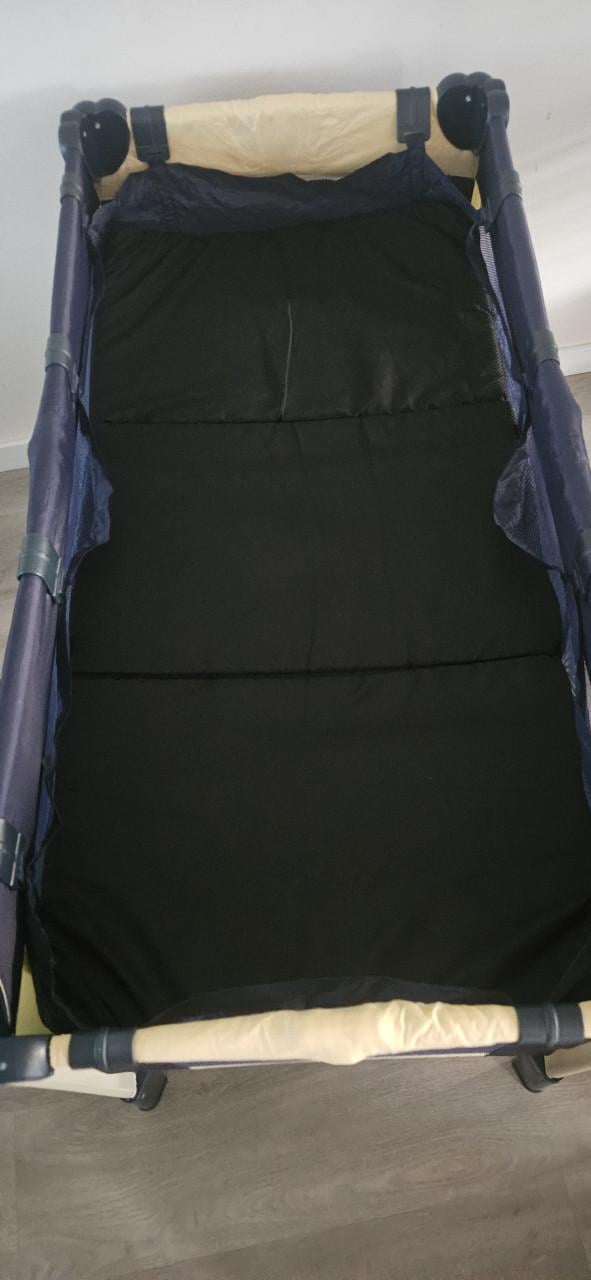 Campingbed met babyhangmat en matrasje