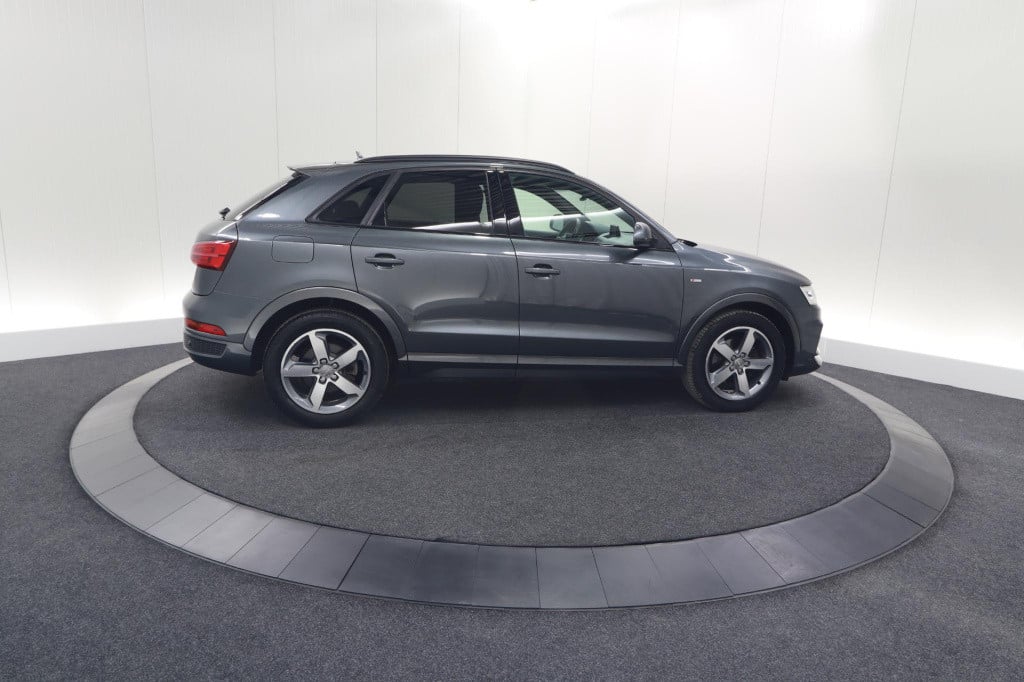 Audi Q3 1.4 tfsi cod sport s line edition | parkeersensoren | navigatie | c