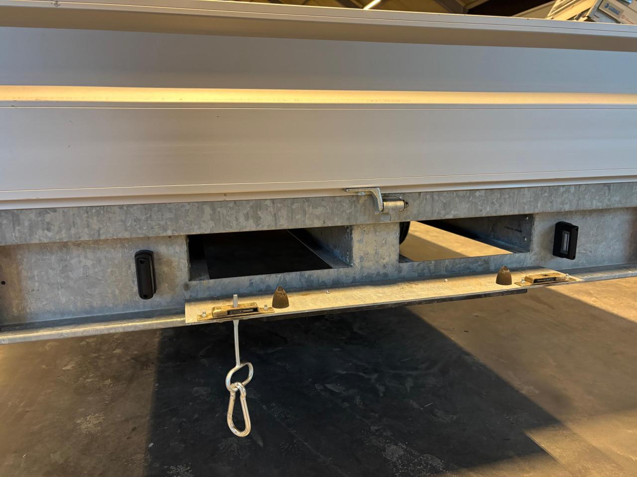 Hapert Azure plateauwagen 605x220cm 3500kg 3-asser z.g.a.n.