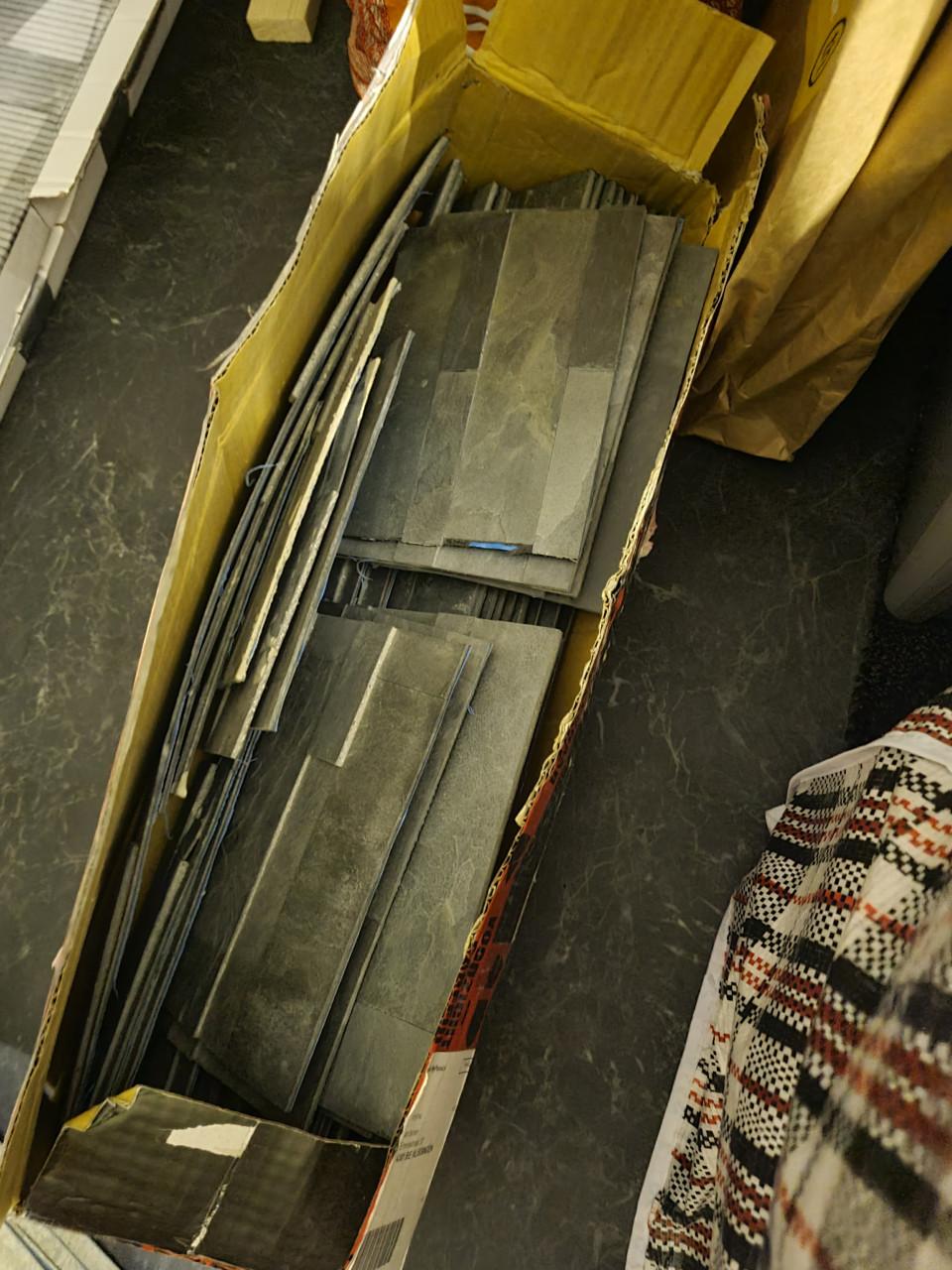 Natuursteenstrips zelfklevend bieden!