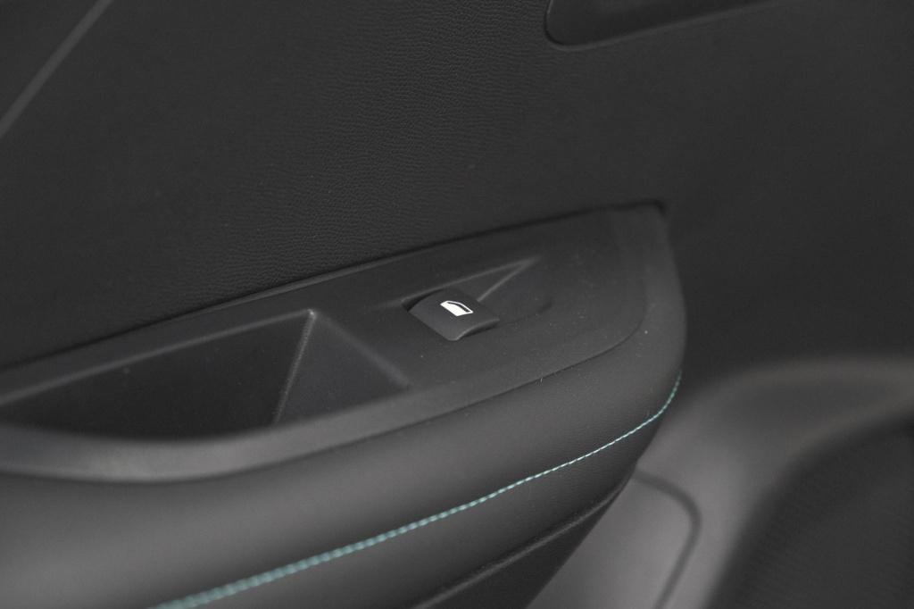 Peugeot 2008 puretech 130 eat8 allure | camera | navigatie | apple carplay 