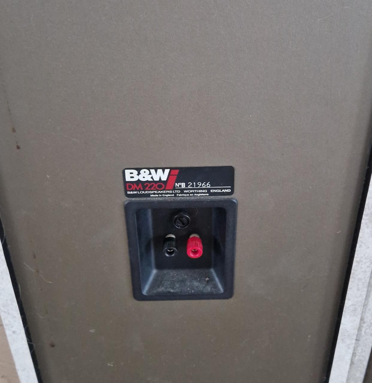 B&W 220i speakers