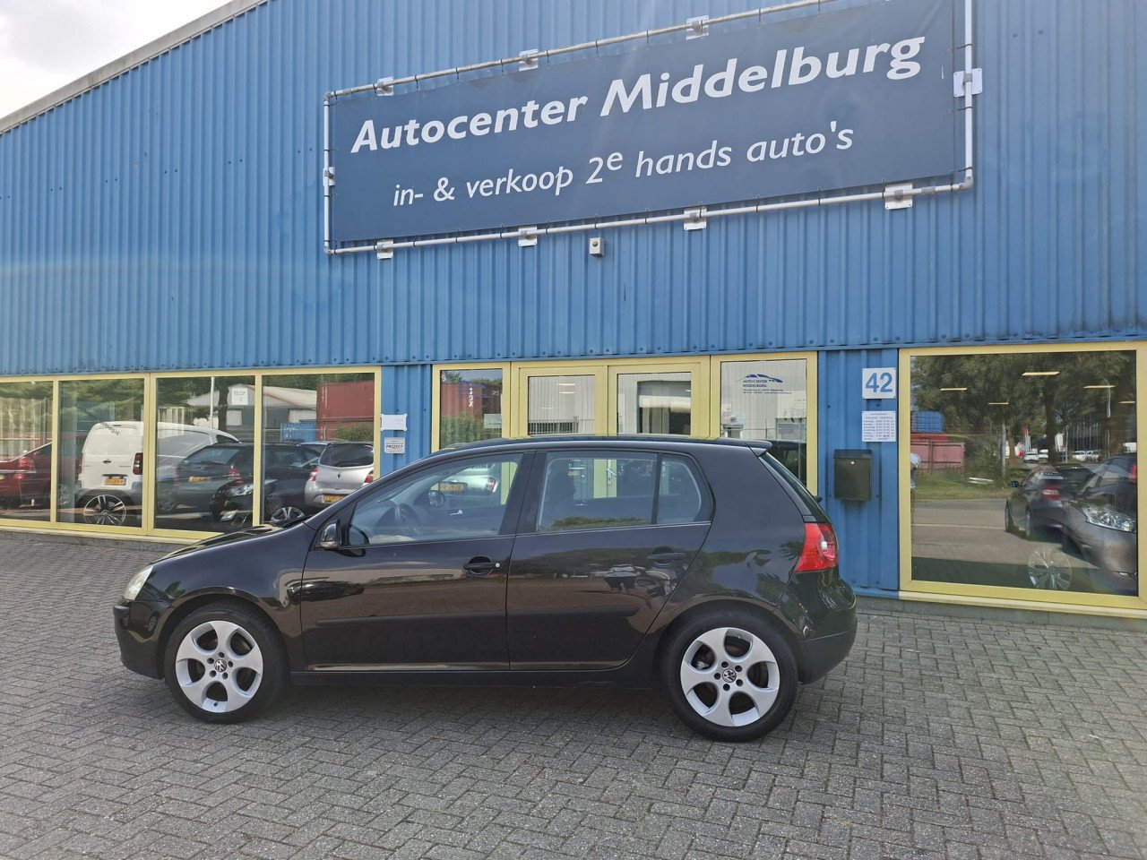 Volkswagen GOLF 1.6 FSI Comfortline 5 deurs bj:2005 airco-navigatie