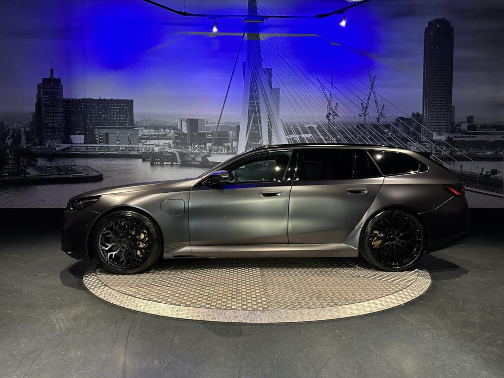 BMW M5 5-serie touring *keramisch*pano*bowers&wilkins*nl*
