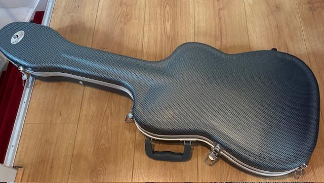 Prachtige Gitaar van Tanglewood met mooie koffer.