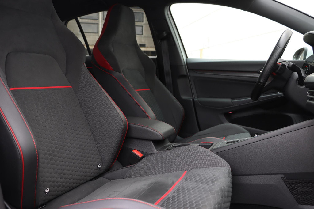 Volkswagen Golf gti 2.0 tsi clubsport 300pk dsg7