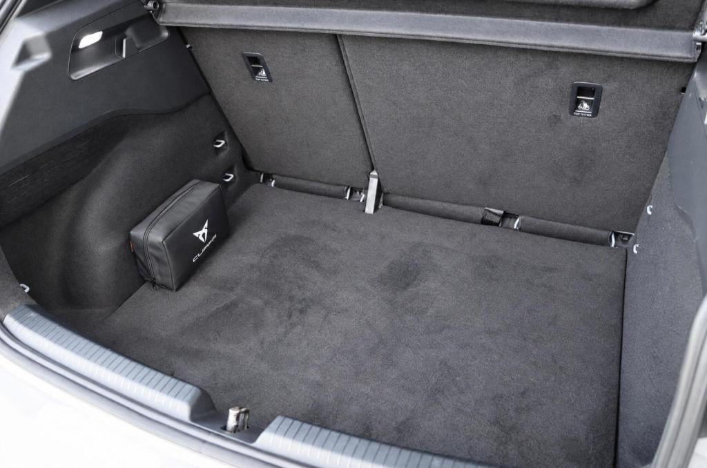Cupra Born business 63 kwh 230pk | soh 98,2%