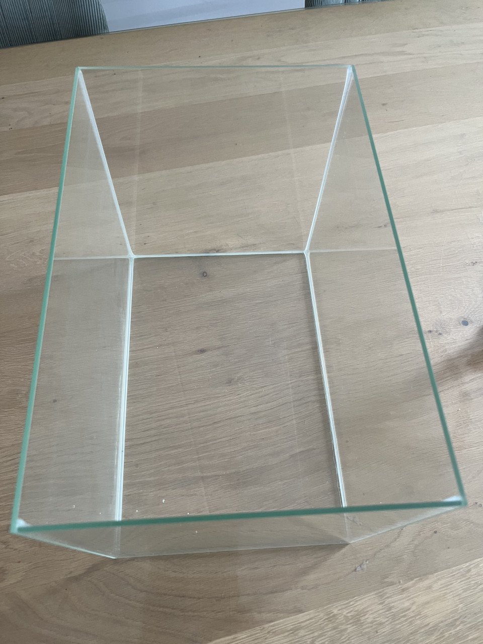 Vissenkom, 35/23/26 cm. Inclusief drie sier elementen