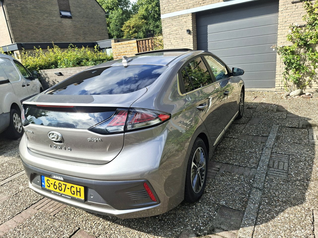 Hyundai Ioniq 1.6 GDI PHEV Premium