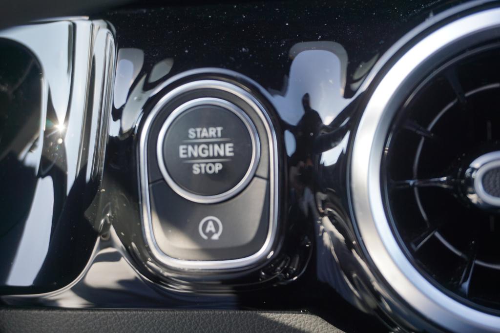 Mercedes-Benz B-Klasse 180 business solution amg l trekhaak l mbux l stoelv