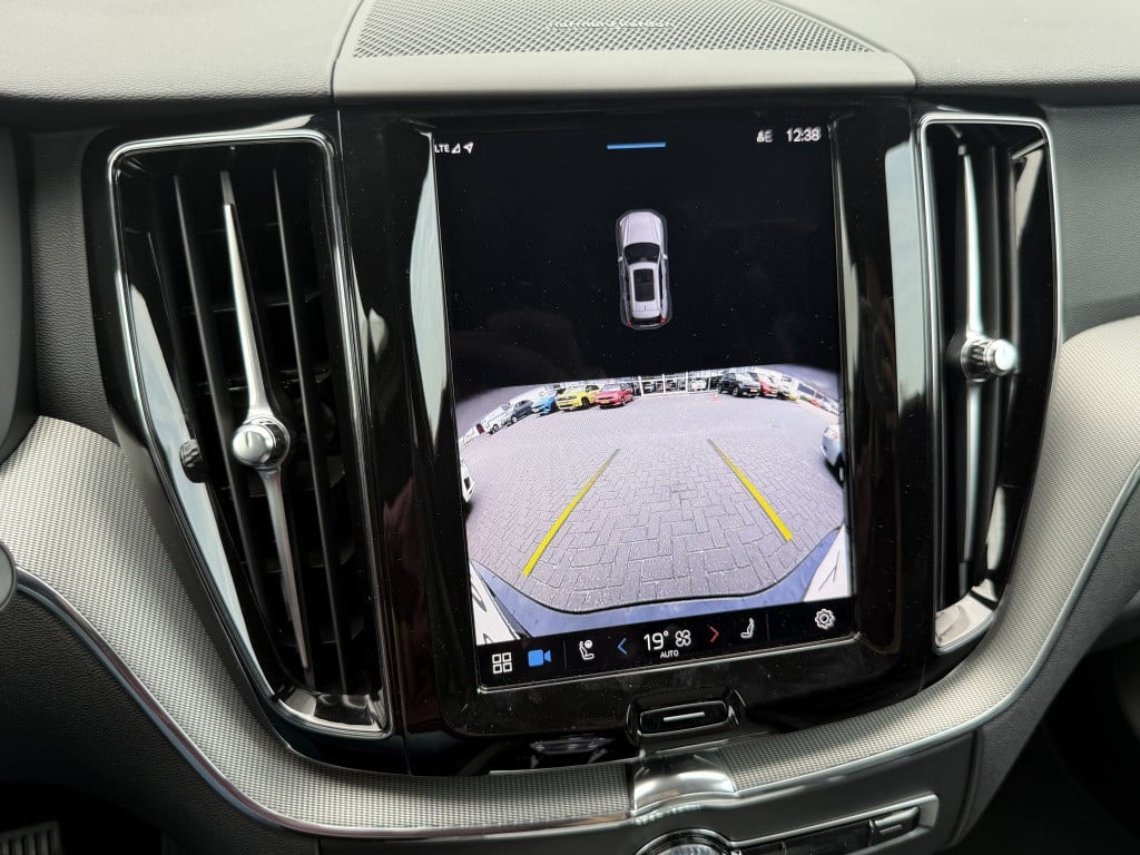 Volvo XC60 t8 455pk recharge ultra black ed| pano| 360 camera| stoel.vent|