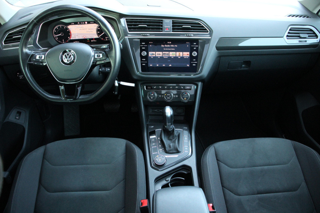 Volkswagen Tiguan 1.4 tsi 4motion r-line | pano | v.c. | acc | el. trekhaak