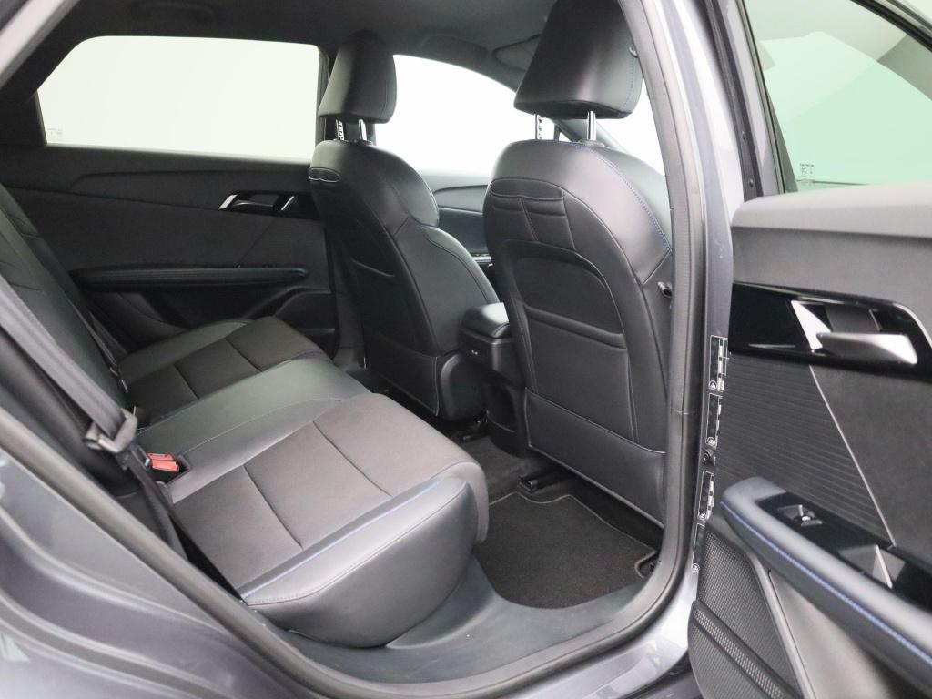 MG Mg4 64 kwh luxury | automaat | navigatie | climate control | apple carpl