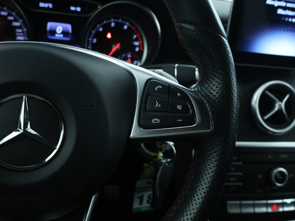 Mercedes-Benz A-Klasse 180 business solution amg | cruise control | stoelve