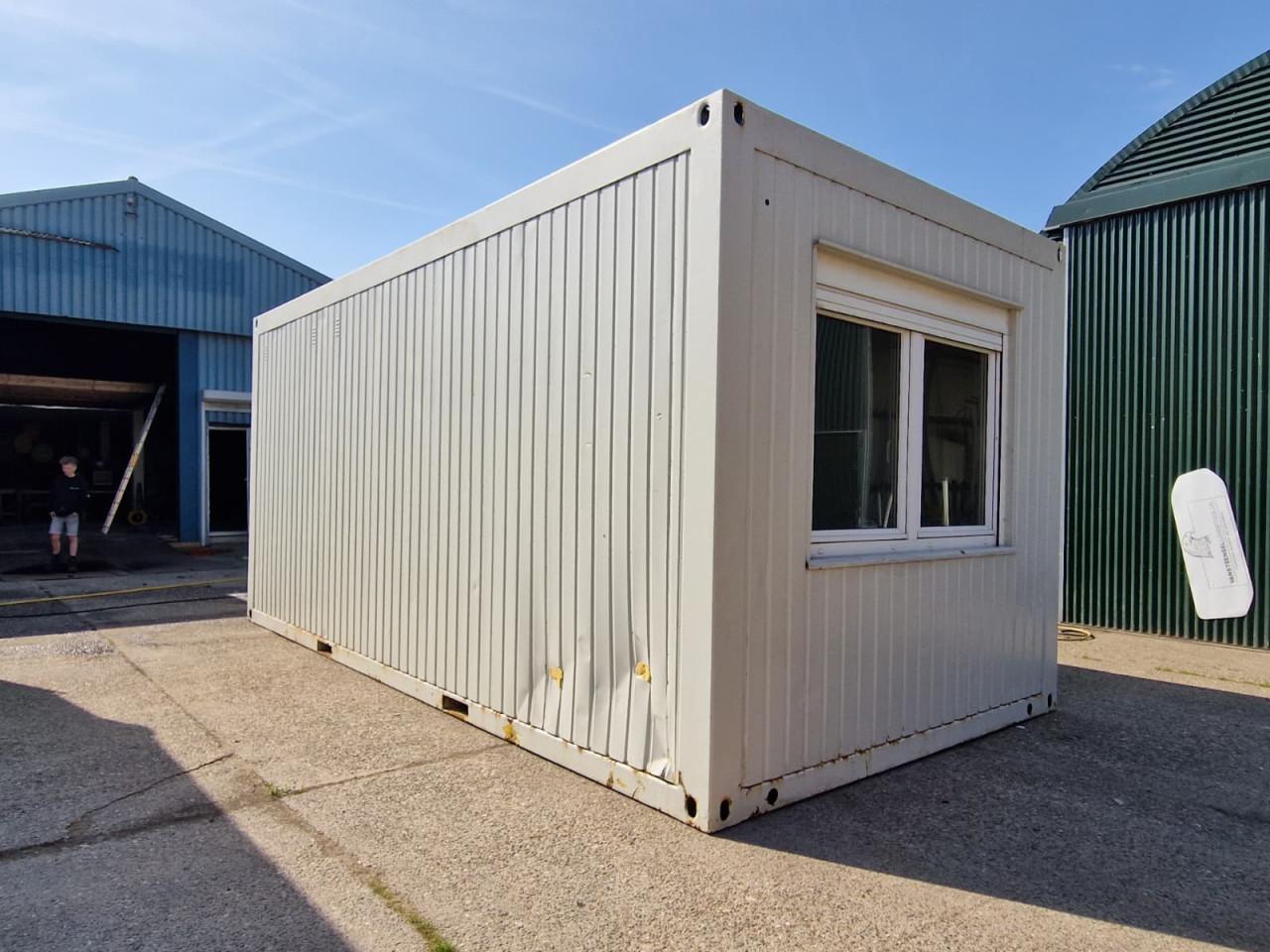 6x3m kantoorunit / woonunit / schaftkeet met keuken + toilet