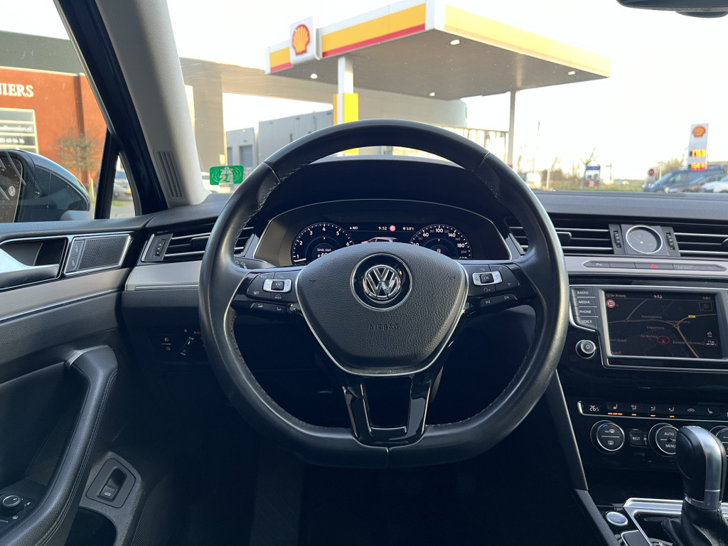 Volkswagen Passat variant highline automaat | bluetooth | camera | lederen 