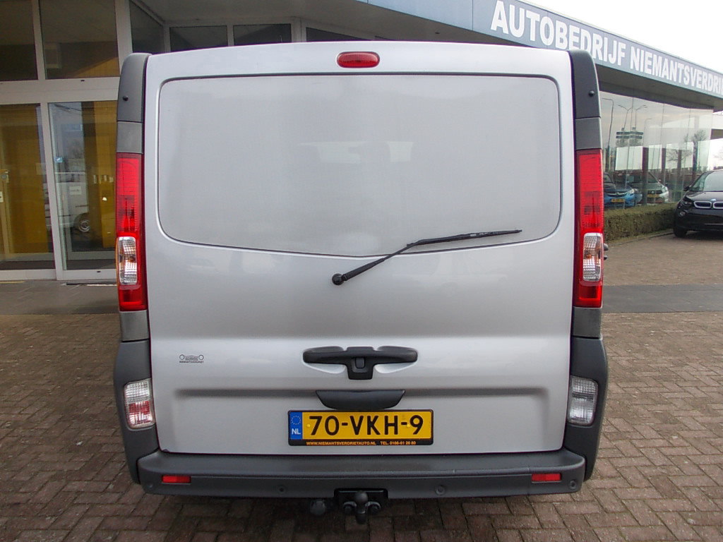 Opel Vivaro 2.0 cdti l2h1 airco, trekhaak 163000 km!!