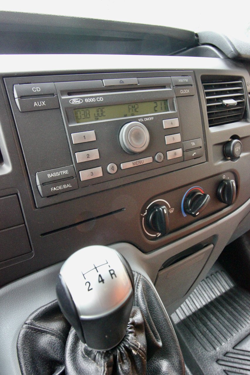 Challenger Genesis 32(Vast bed, zeer compact, slechts 61000KM)
