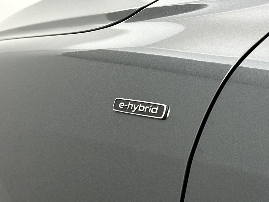 Audi Q5 s edition competition e-hybrid 270 kw / 367 pk suv