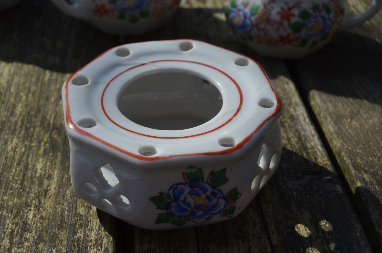 Prachtig kinder/poppenserviesje porselein