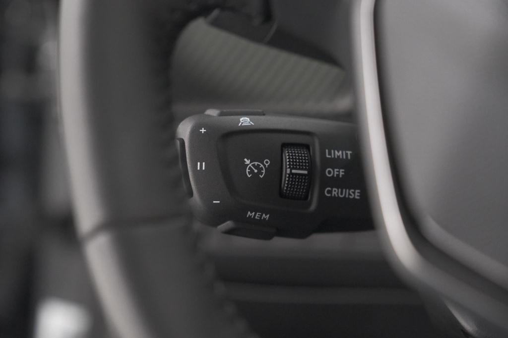 Peugeot 2008 puretech 100 allure | allseason banden | 360 camera | adaptiev