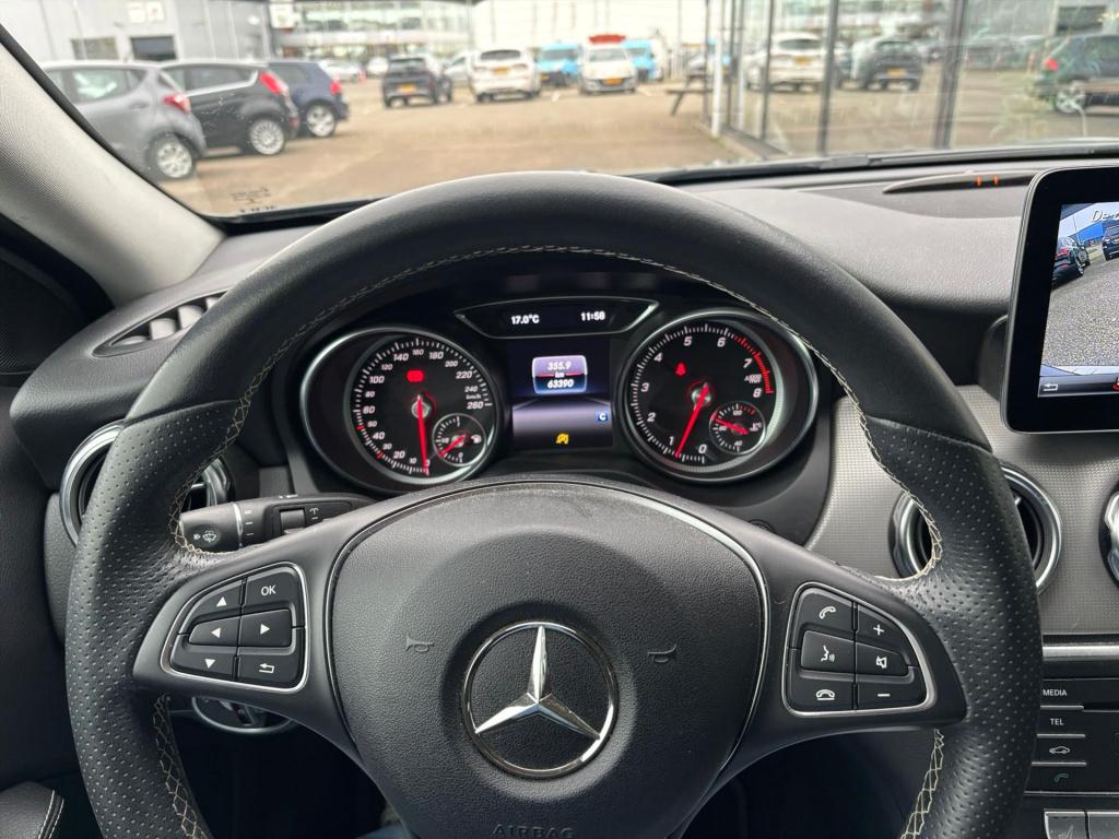 Mercedes-Benz Gla-klasse 180 122pk business solution, cruise control, elekt