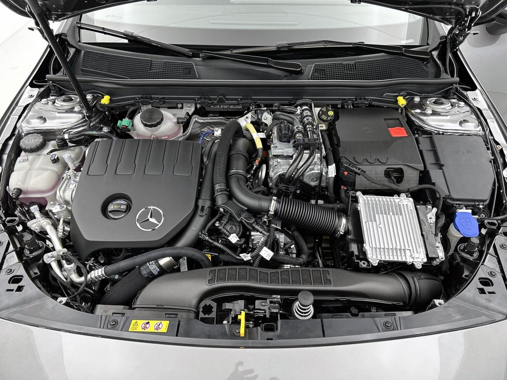 Mercedes-Benz Cla 250 e business solution amg | nightpakket | smartphone in