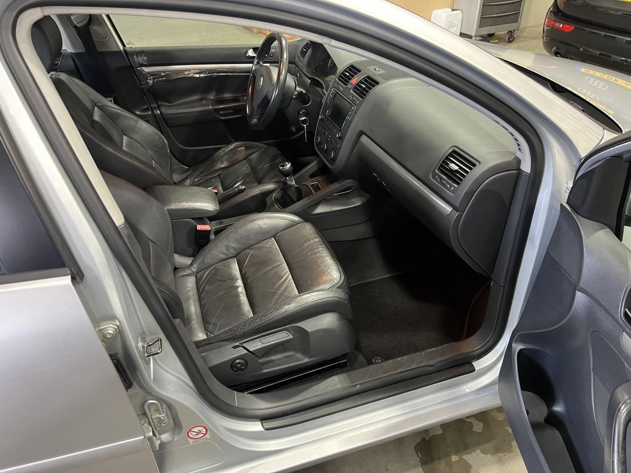 Volkswagen Golf 1.6 16V FSI 85KW 5D 2004 Grijs