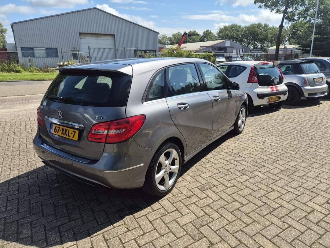 Mercedes B-KLASSE 180 cdi Ambition 5deurs bj:2012 leer-navigatie