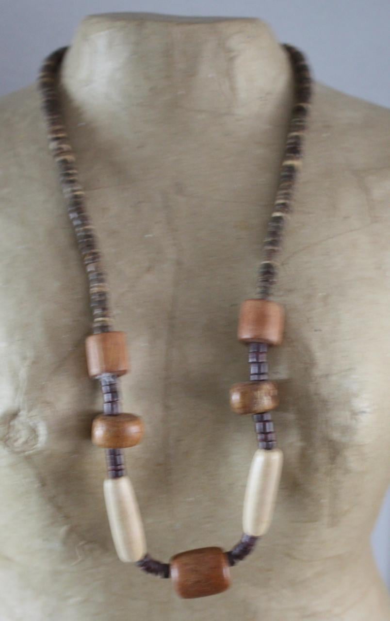 Houten ketting verschileende kleuren