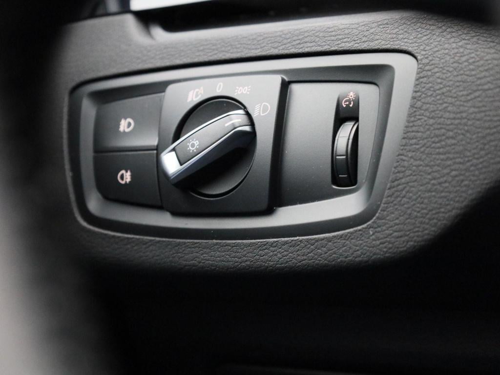 BMW X1 sdrive18i high executive | apple carplay / android auto | stoel- stu