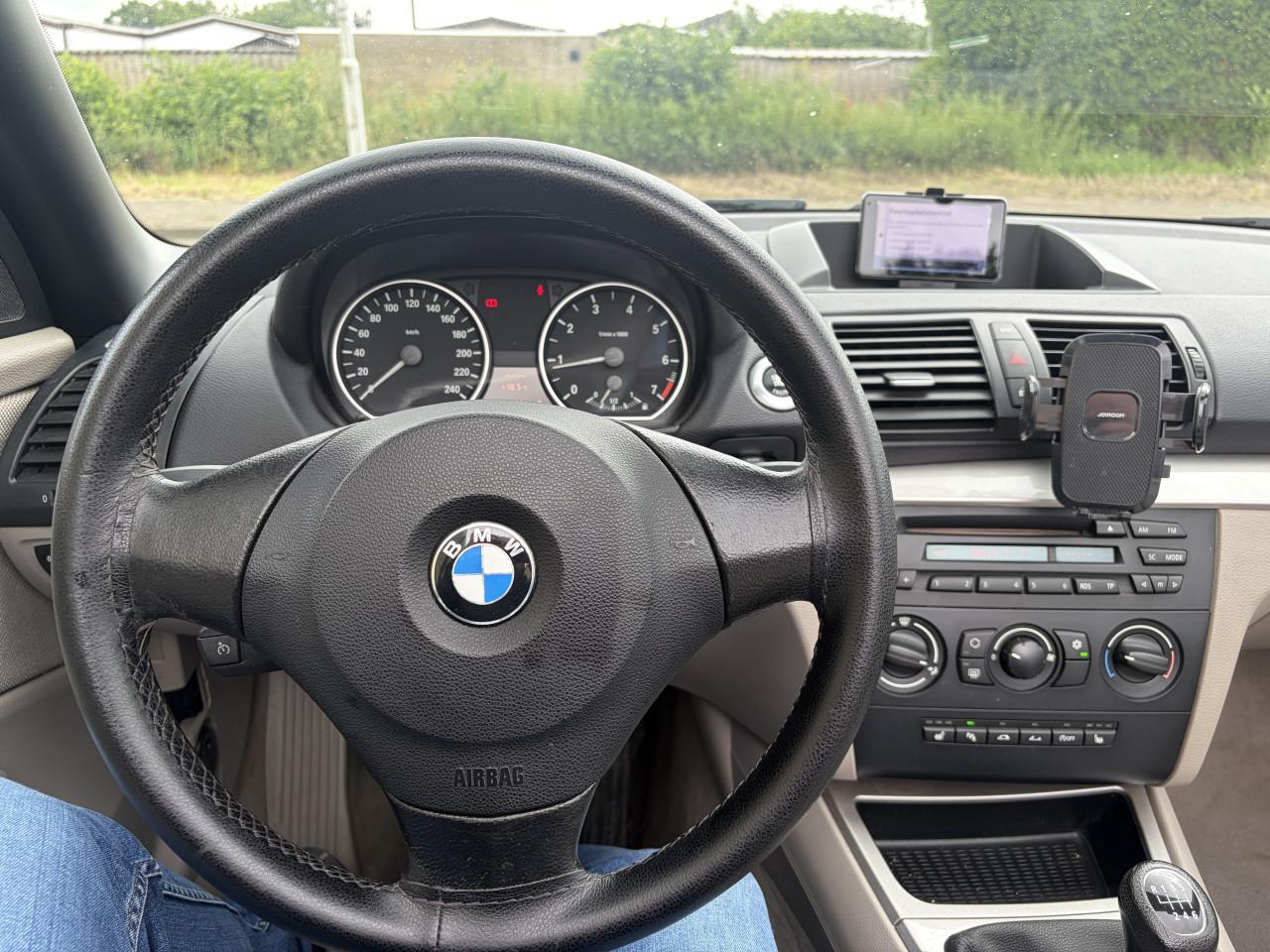 BMW 1-serie Cabrio 118i Airco PDC 2008 Boekjes