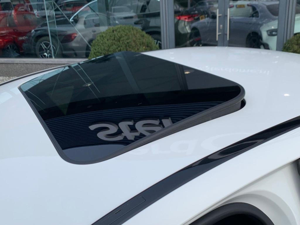 Mercedes-Benz E-Klasse 300 e amg line l schuif- kanteldak l multibeam led l