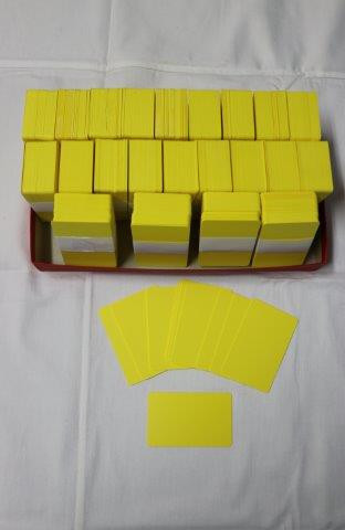 Plastic Card PVC €.0,15 Kleur: geel 54 x 86 x 0,5 mm Verpakt per 50 stuks T