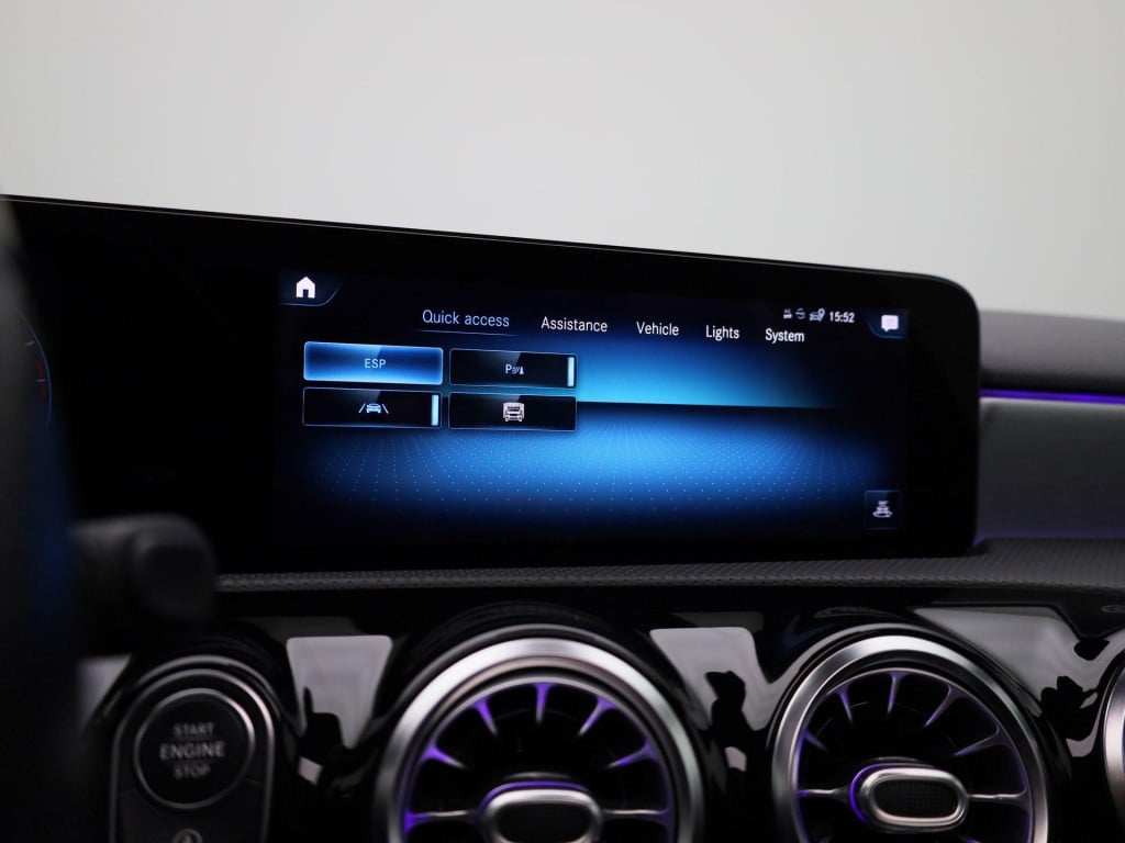 Mercedes-Benz A-Klasse 180 business solution amg | automaat | lmv | panoram