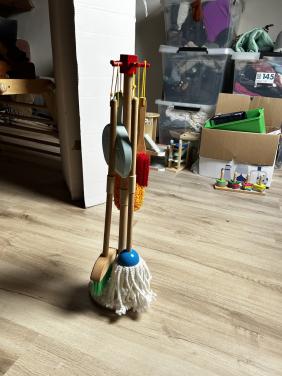 Schoonmaak speelgoed hout