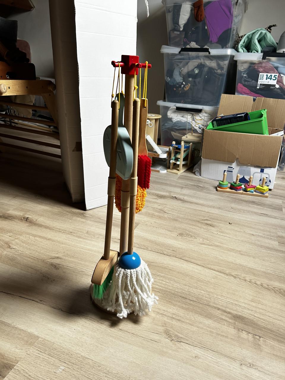 Schoonmaak speelgoed hout