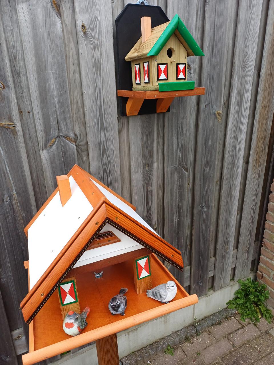 Allerhande Vogel huisjes  &  Egelhuisjes te Koop [  zie  alle  foto's  ]