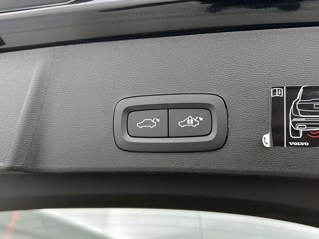 Volvo XC40 1.5 t4 recharge inscription key less | stoelverwarming |