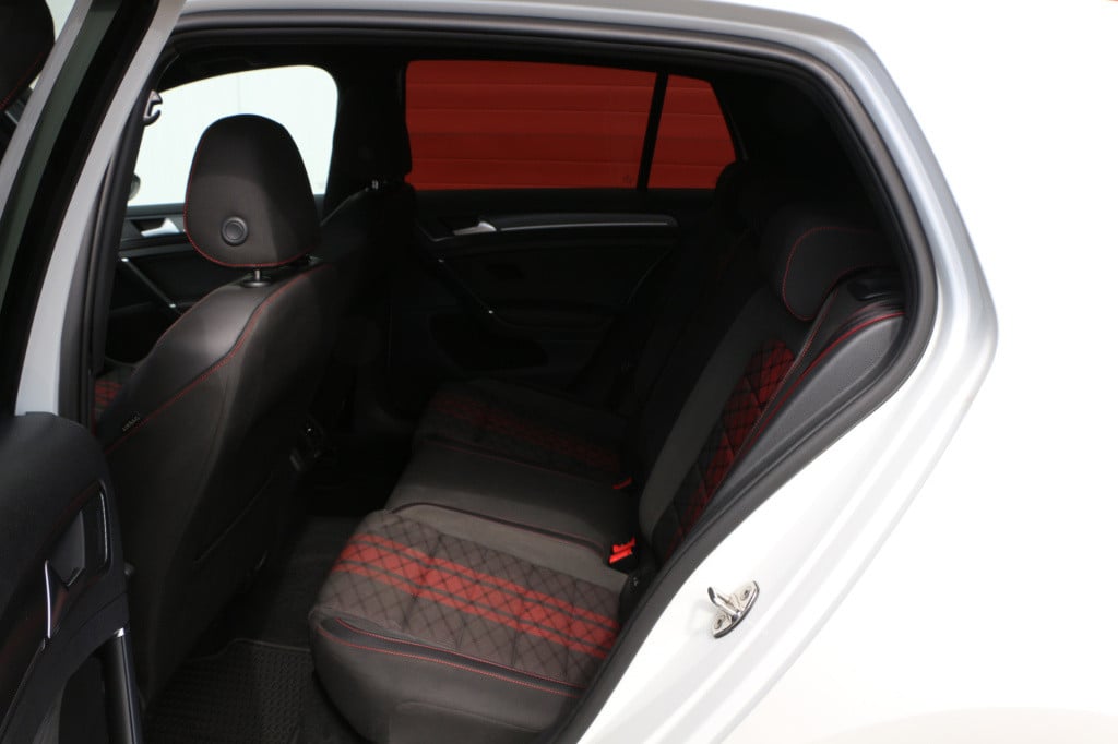 Volkswagen Golf 2.0 tsi gti tcr akrapovic | pano | discover pro