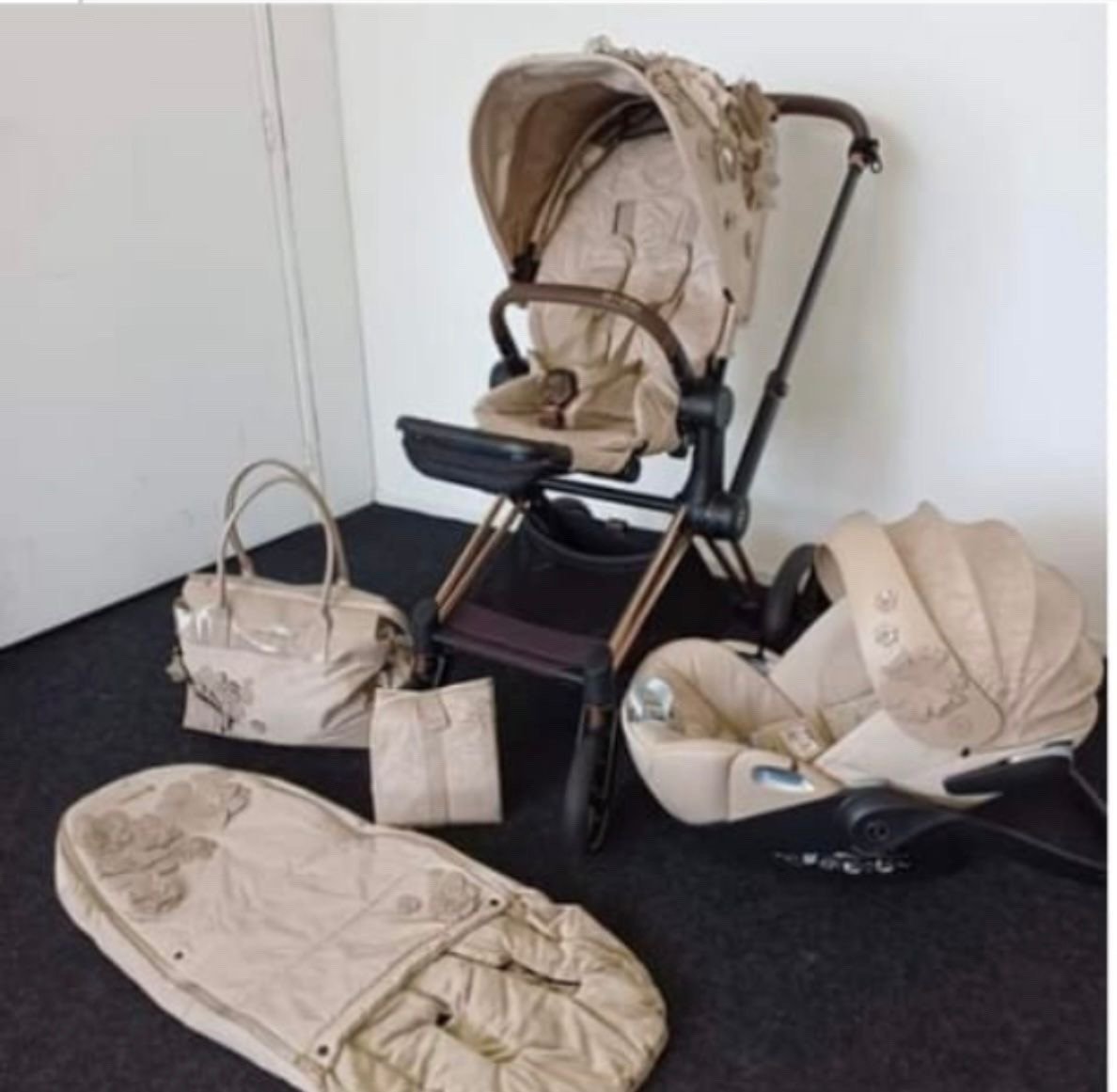 Special edition!!! cybex priam simply flowers beige.